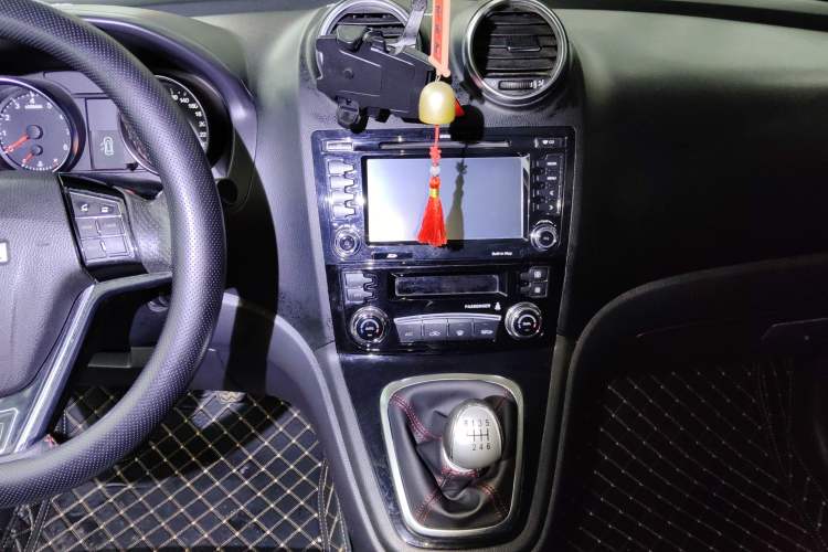 Used Haval H6 2016 Upgraded Model 1.5T Manual Two-Wheel Drive Elite Version
