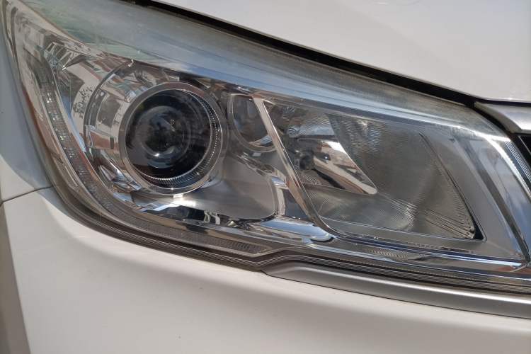 Used Baojun 730 2019 1.5T CVT Fashion Model 7 Seats China V Emission Standard