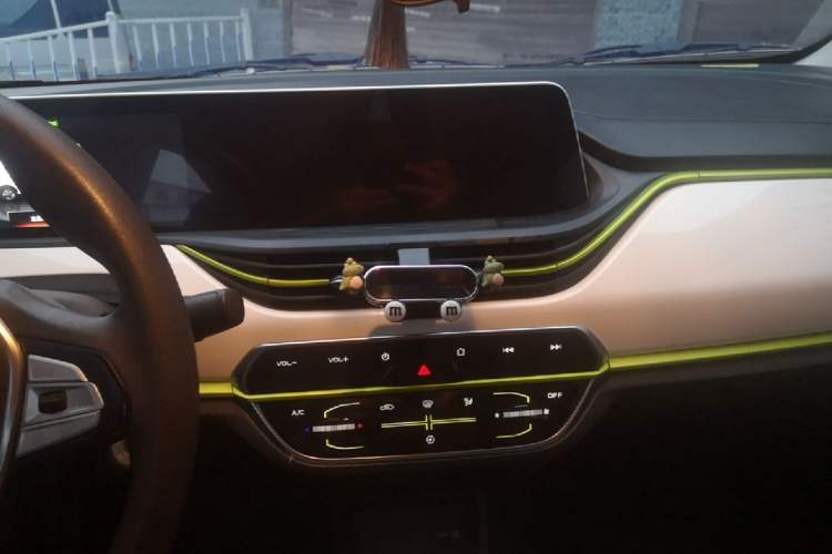 Used CHANGAN Benni E-Star 2020 Xinyue Edition Lithium Iron Phosphate (31.18 kWh) Audio And AC Panel