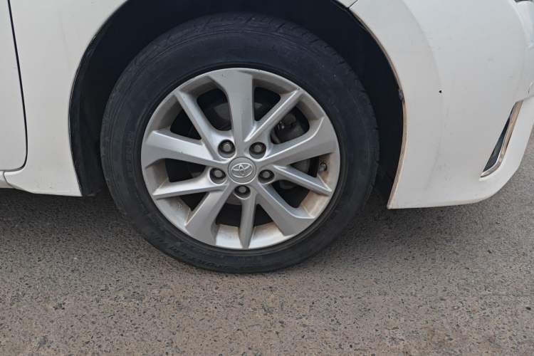 Used Toyota Corolla 2014 1.6L CVT GL-i Leather Edition Right Front Wheel Hub