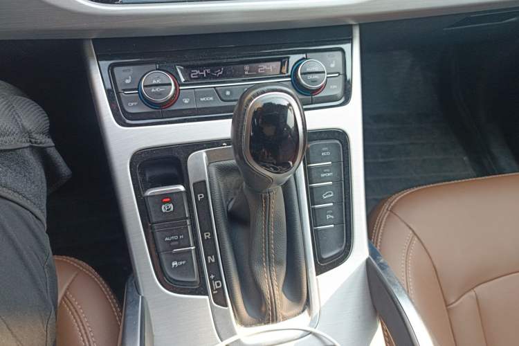 Used Geely Auto Emgrand X7 Sport 2016 1.8TD Automatic ZhiZun Version