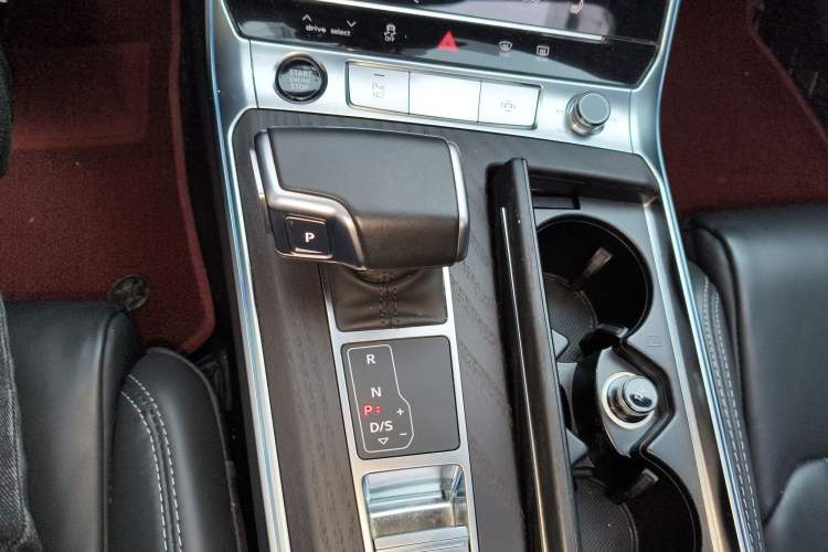 Used Audi A6L 2024 45 TFSI quattro Prestige Elegant Edition
