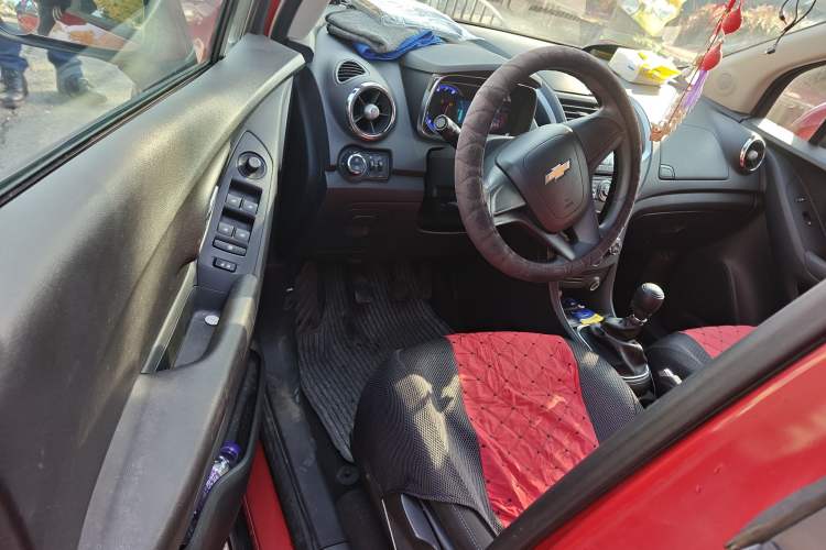 Used Chevrolet Trax 2016 1.4T Manual Two-Wheel Drive Comfort Version with Sunroof Driver Seat