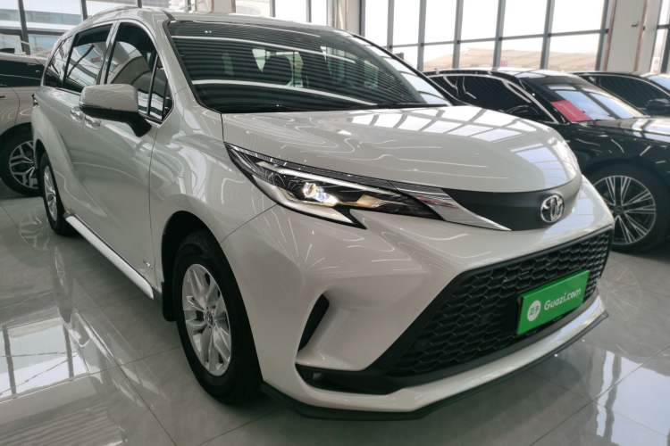 Used Toyota Granvia 2024 2.5L Hybrid Comfort Edition
