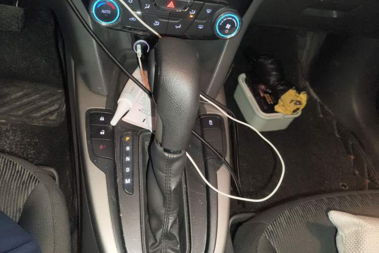 Used Chevrolet Malibu 2016 1.6T Automatic Comfort Edition Gear Lever