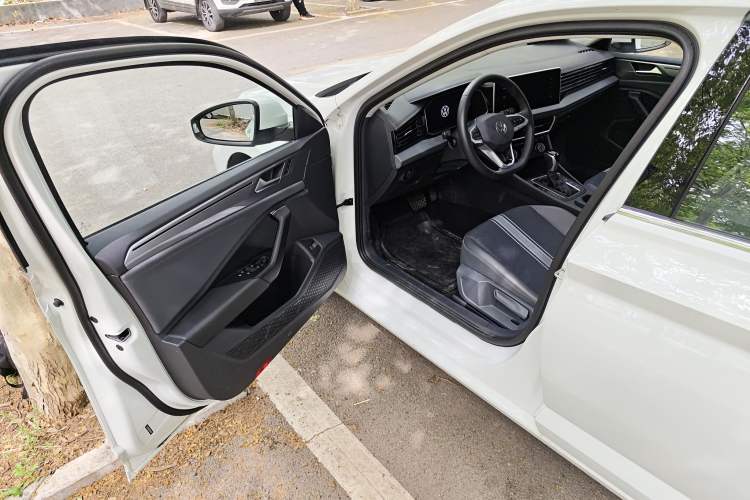 Used Volkswagen Sagitar 2024 200TSI DSG Flyover Edition Driver Seat