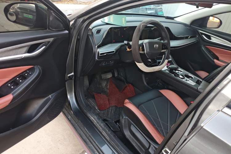 Used CHANGAN Eado 2022 PLUS Blue Whale NE 1.4T GDI DCT Prestige Edition Driver Seat