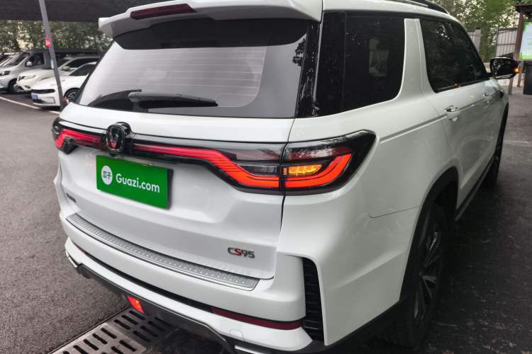 Used Changan CS95 2023 2.0T Two-Wheel Drive Luxury PLUS
