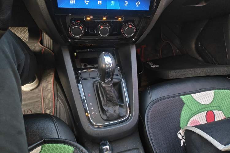 Used Volkswagen Sagitar 2015 1.6L Automatic Comfort Model
