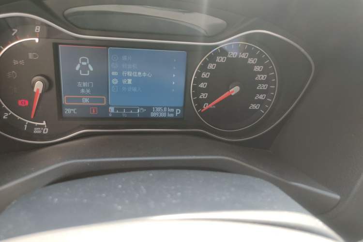 Used Ford Mondeo 2011 2.3L Luxury Model