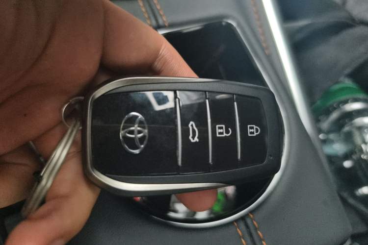 Used Toyota Avalon 2024 Dual-Motor 2.0L Luxury Edition Vehicle Key