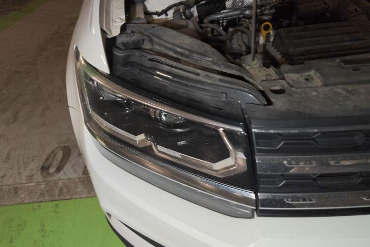 Used Volkswagen Tharu 2021 280TSI Two-Wheel-Drive Luxury Plus Edition Right Front Headlight