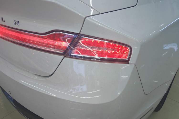 Used Lincoln MKZ 2017 2.0T Luxury Edition Right Rear Taillight