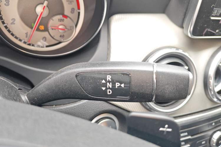 Used Mercedes-Benz GLA 2016 GLA 200 Sport Edition Gear Lever