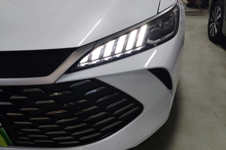 Used BYD Qin PLUS 2025 DM-i Smart Drive 55KM Leading Model
