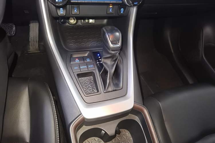 Used Toyota RAV4 2021 2.0L CVT Two-Wheel Drive Fashion PLUS Edition Gear Lever
