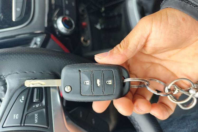 Used CHANGAN CS55 2018 1.5T Manual Colorful Model China V Standard
