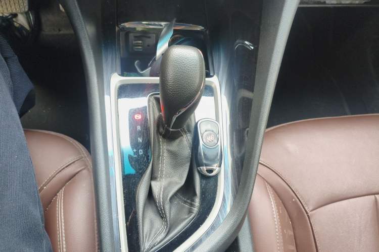 Used Buick GL6 2019 18T 6-Seater Connected Luxury Version China VI Standard Gear Lever