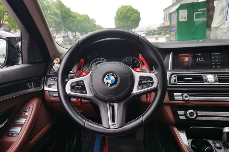 Used BMW 5 Series 2015 535Li Leading Model Steering Wheel
