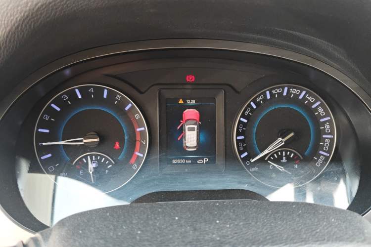 Used Haval H2 2018 Chuanxiang Edition 1.5T Dual-Clutch Two-Wheel Drive Fashion Model China V Standard Instrument Cluster