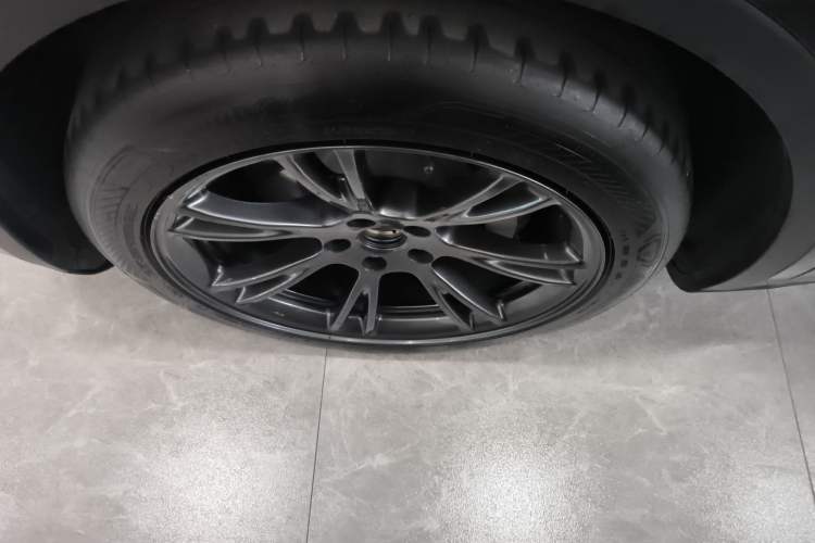 Used Tesla Model Y 2024 Rear-Wheel-Drive Version
