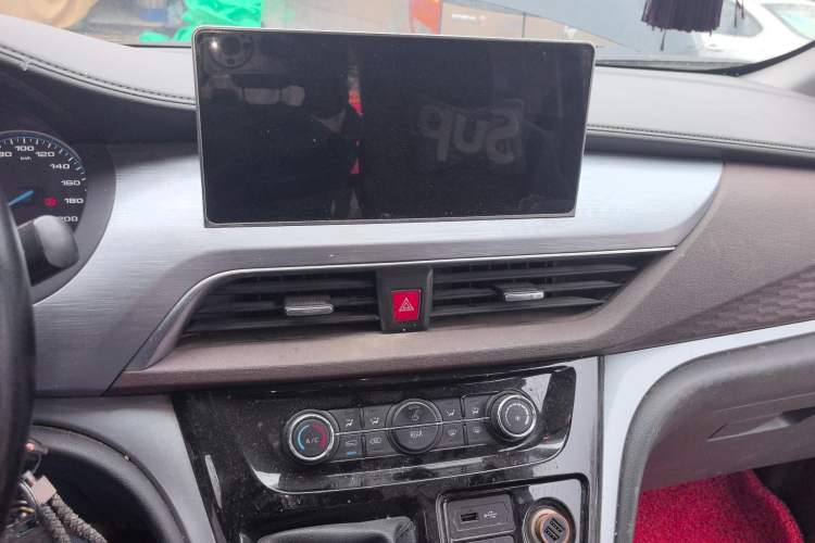 Used JAC Refine M3 2022 PLUS 1.8L 7-seater Standard Model
