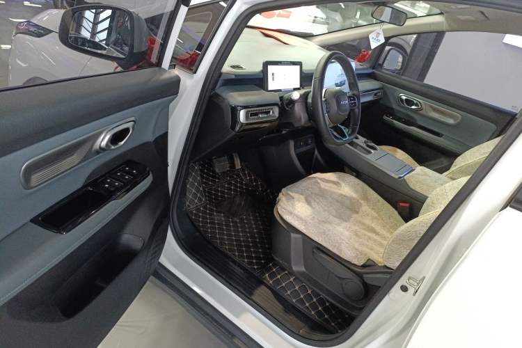 Used AION Y 2023 Plus 510 Enjoy Edition
