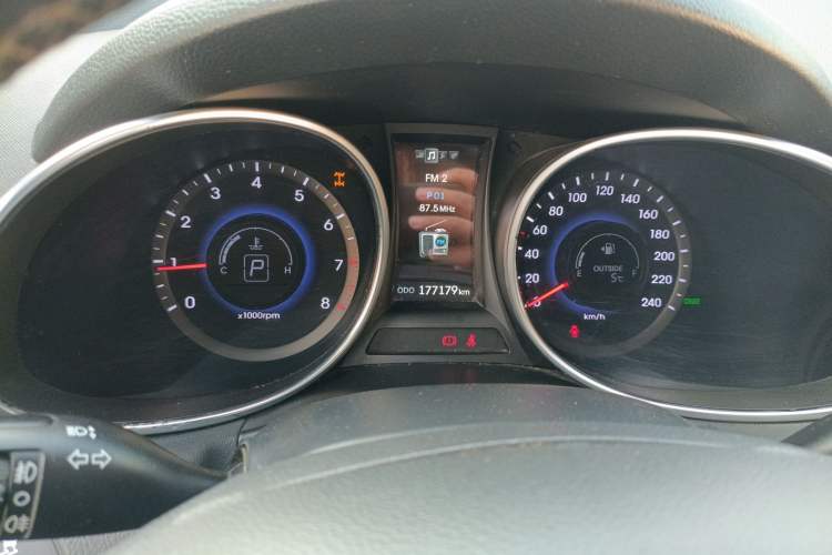 Used Hyundai Santa Fe 2013 2.4L Automatic 4x4 Smart Version
