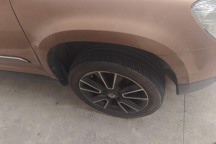 Used Skoda Yeti 2013 1.8T DSG Prestige Edition Right Front Wheel Hub