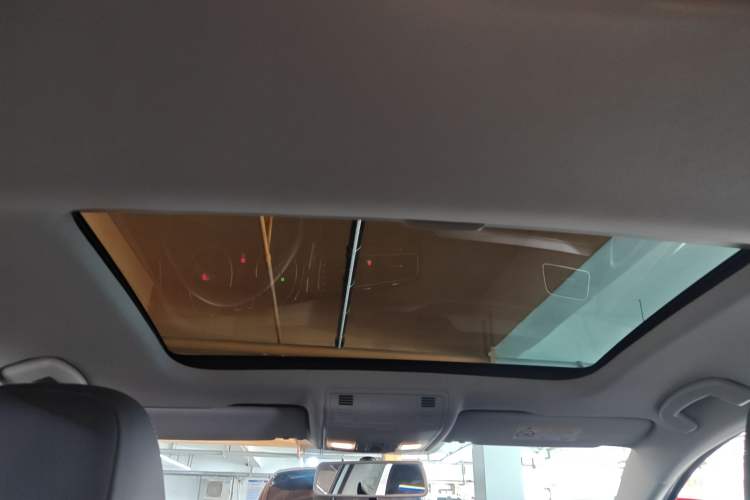 Used Volkswagen Golf 2018 230TSI Automatic Comfort Model Headliner