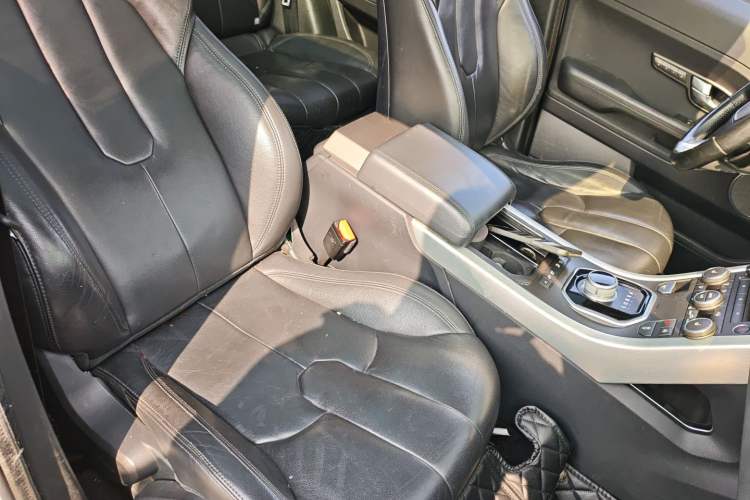 Used Land Rover Range Evoque 2015 2.0T Five-Door Zhiyao Edition Right Front Seat