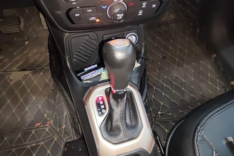 Used Jeep Renegade 2018 Connected Large Screen Version 180T Automatic High-Energy Edition