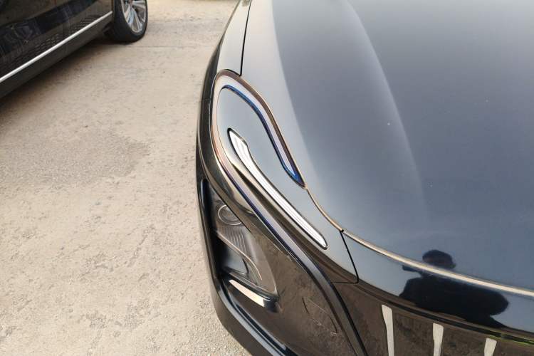 Used Hongqi E-QM5 2022 431 km Charge & Enjoy Edition Right Front Headlight