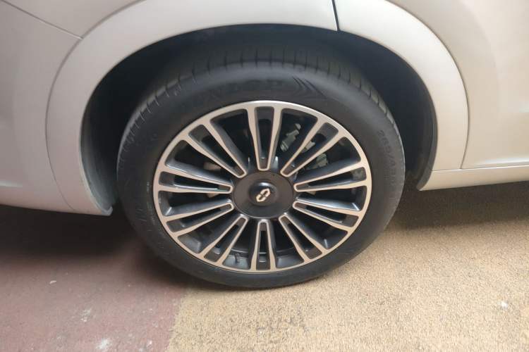 Used Hima AITO M7 2024 1.5T Intelligent Driving All-Wheel Drive Pro Version 5 Seats Ternary Lithium Battery Right Rear Wheel Hub