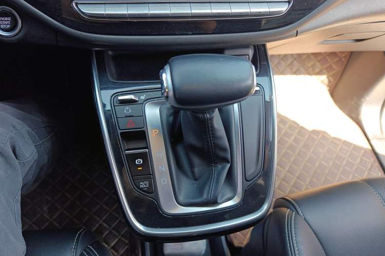 Used GAC Trumpchi M6 2021 270T DCT Luxury Edition (7-seater) Gear Lever