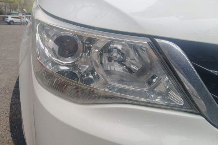 Used Baojun 730 2016 1.5L Manual Value Edition 8 Seats China V Emission Standard Right Front Headlight