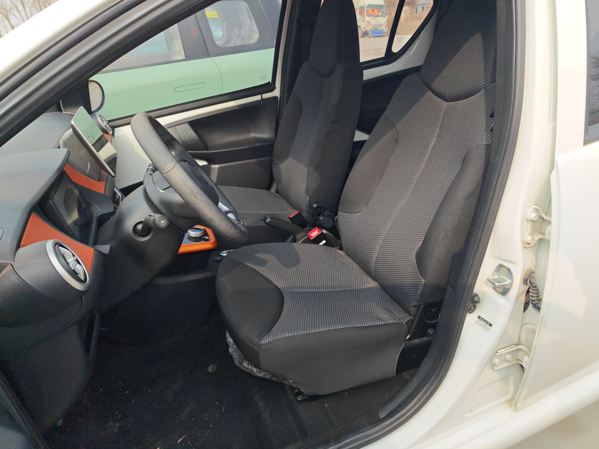 Переднее сиденье в автомобиле