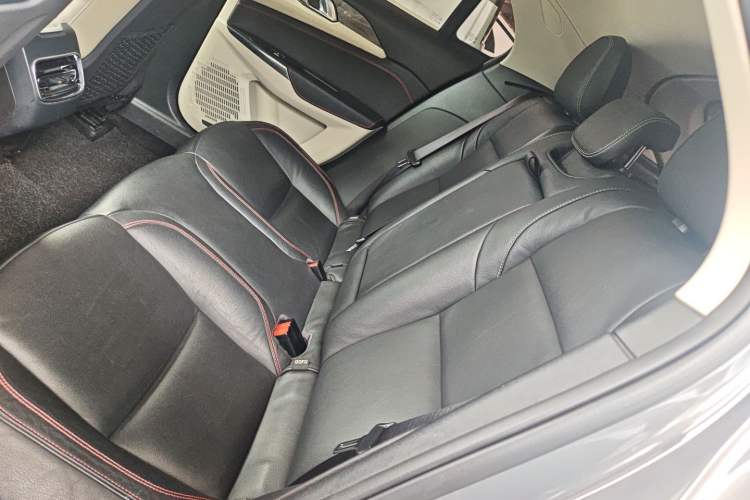 Used Lynk & Co 02 2018 1.5T DCT Two-Wheel Drive Zhaopu Version China V Standard Left Rear Seat