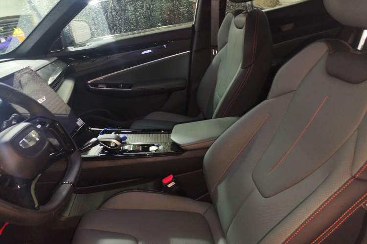 Used Geely Auto Emgrand X7 Sport 2024 1.5TD Smart Connect+