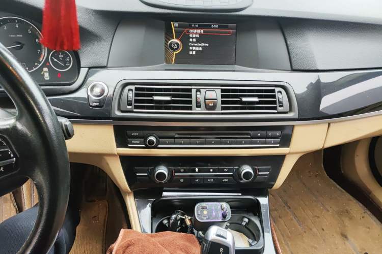 Used BMW 5 Series 2013 520Li Elegant Edition Audio And AC Panel