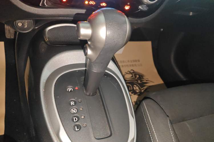 Used Infiniti ESQ 2014 1.6L Spontaneous Edition