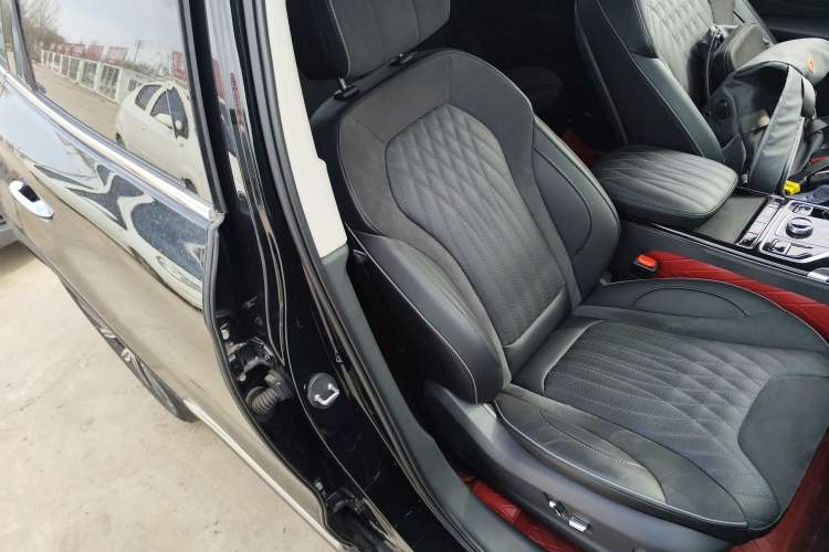 Used Hongqi HS5 2022 Facelifted Version 2.0T Smart Connect Flagship All-Wheel-Drive Edition
