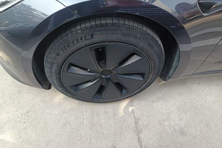 Used Tesla Model 3 2023 Long-Range All-Wheel-Drive Version