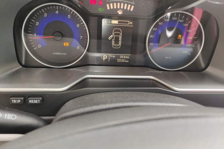 Used Geely Auto Emgrand 2015 Sedan 1.5L CVT Upward Version
