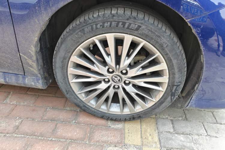 Used Toyota Camry 2019 Dual-Engine 2.5HQ Flagship Edition China VI Standard Right Front Wheel Hub