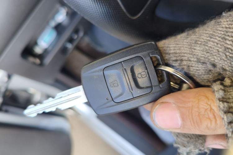 Used Wuling Rongguang V 2018 1.5L Standard Version Vehicle Key