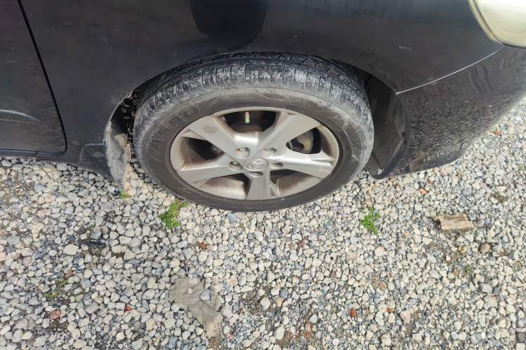 Used Toyota Corolla 2011 1.8L CVT GL-i Right Front Wheel Hub