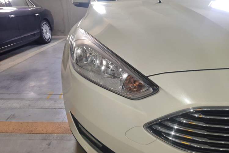 Used Ford Focus 2015 Sedan EcoBoost 180 Automatic Elite Model
