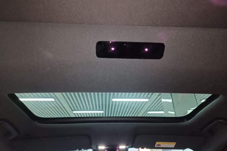 Used Li Auto L8 2023 Pro Model Headliner
