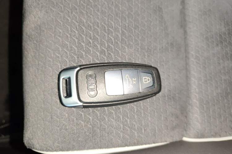 Used Audi Q5 e-tron 2022 40 e-tron Starlight Edition Mech Kit
